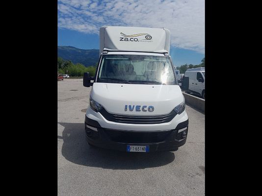 Vehicle image 2 / 17