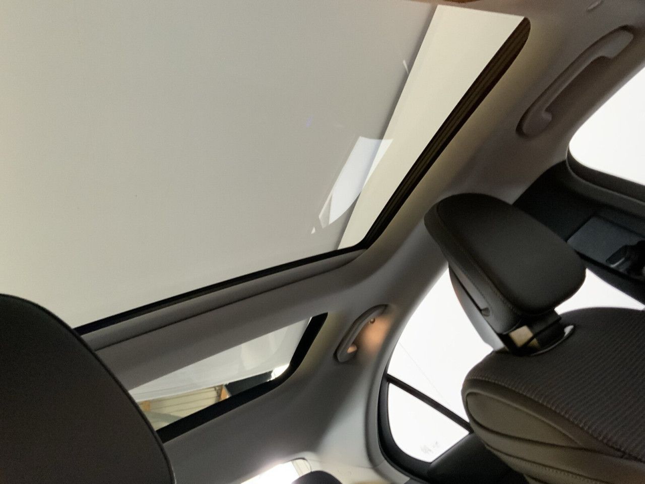 Mercedes-Benz C-Klasse – Bild 16