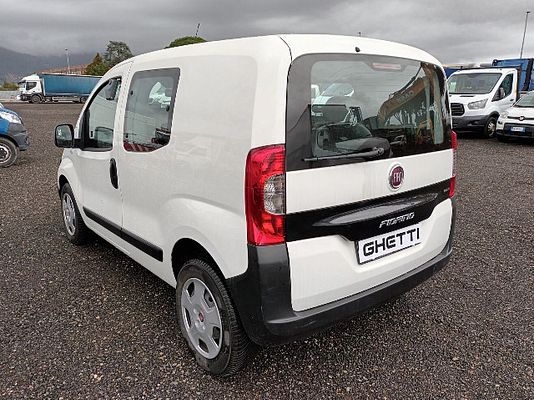 Vehicle image 4 / 5