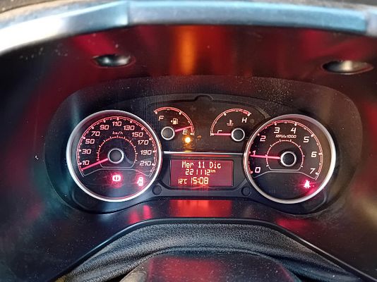 Vehicle image 11 / 12