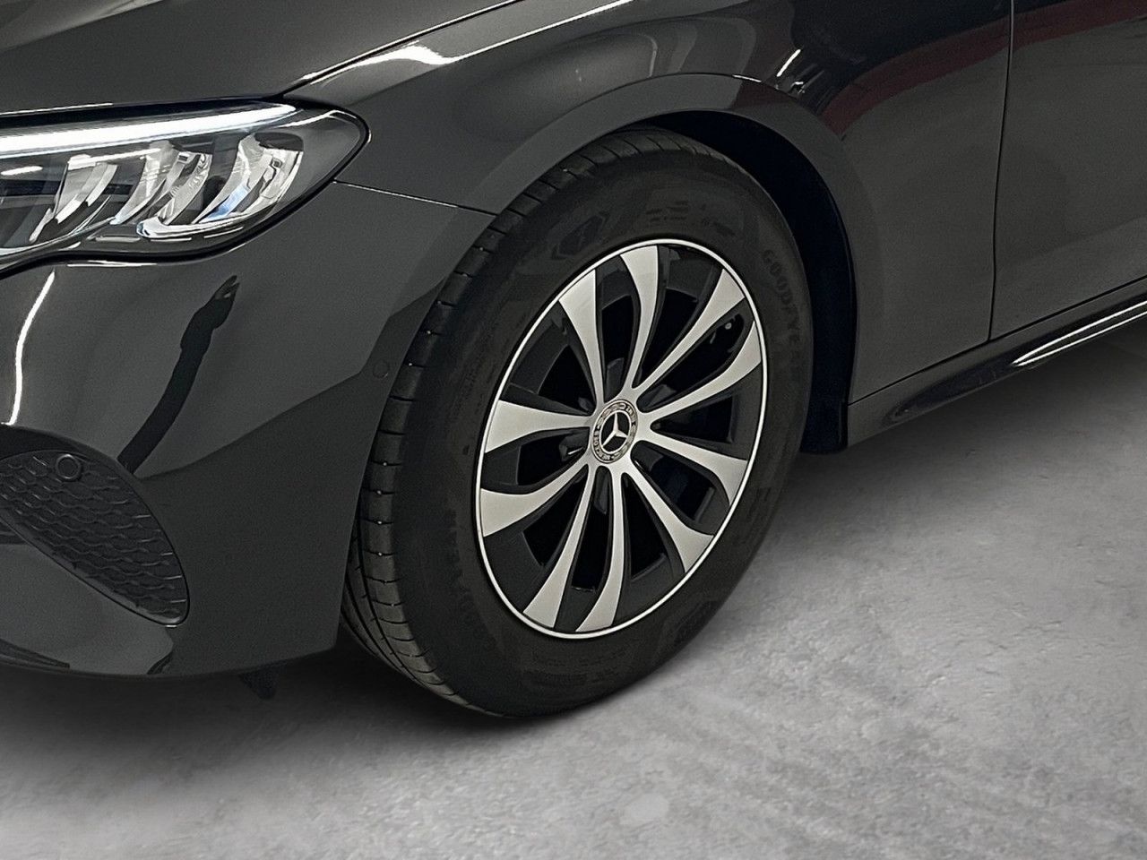 Mercedes-Benz E-Klasse – Bild 12