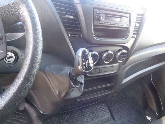 Vehicle image 9 / 11