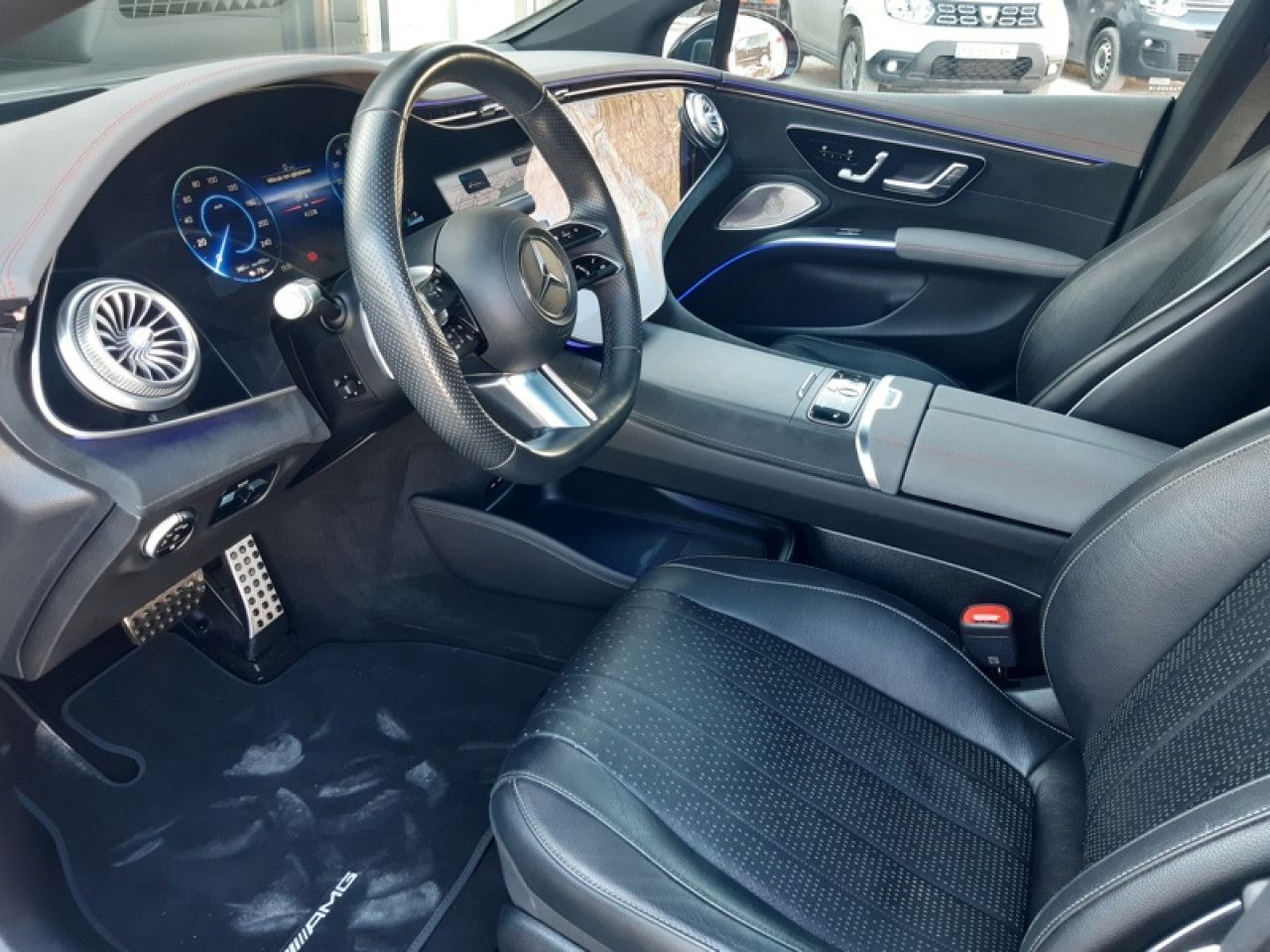 Photo du v&eacute;hicule 14 / 18