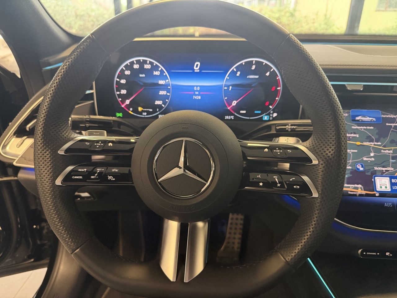 Mercedes-Benz E-Klasse – Bild 12