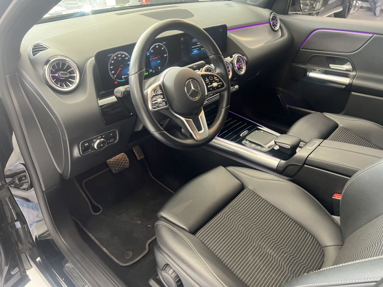 Photo du v&eacute;hicule 9 / 18