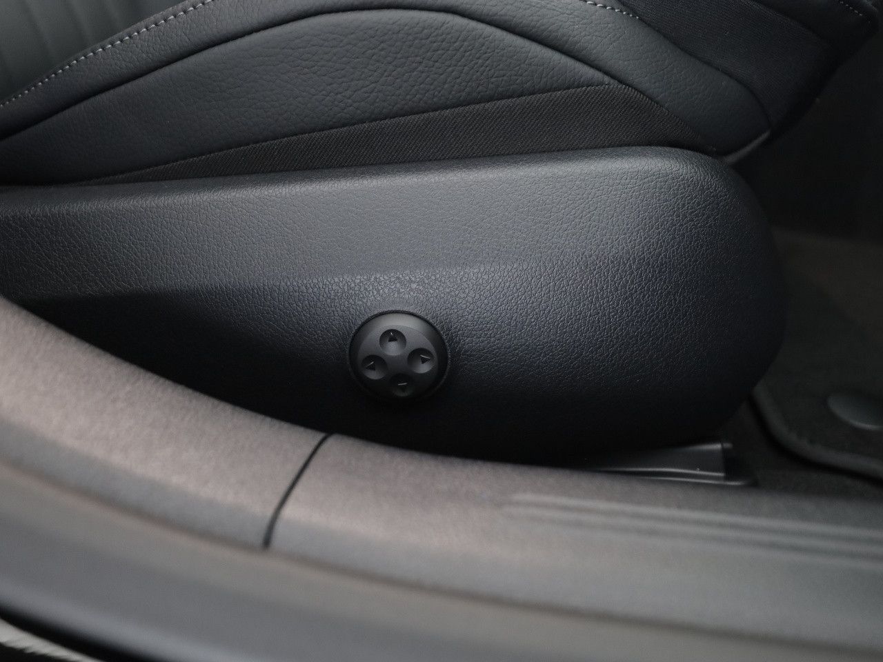 Mercedes-Benz E-Klasse – Bild 18