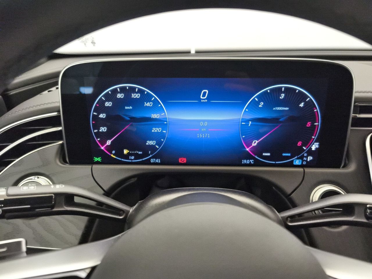 Mercedes-Benz E-Klasse – Bild 15
