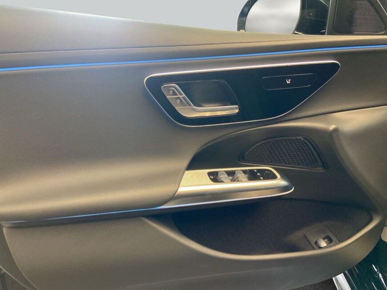 Mercedes-Benz E-Klasse – Bild 19