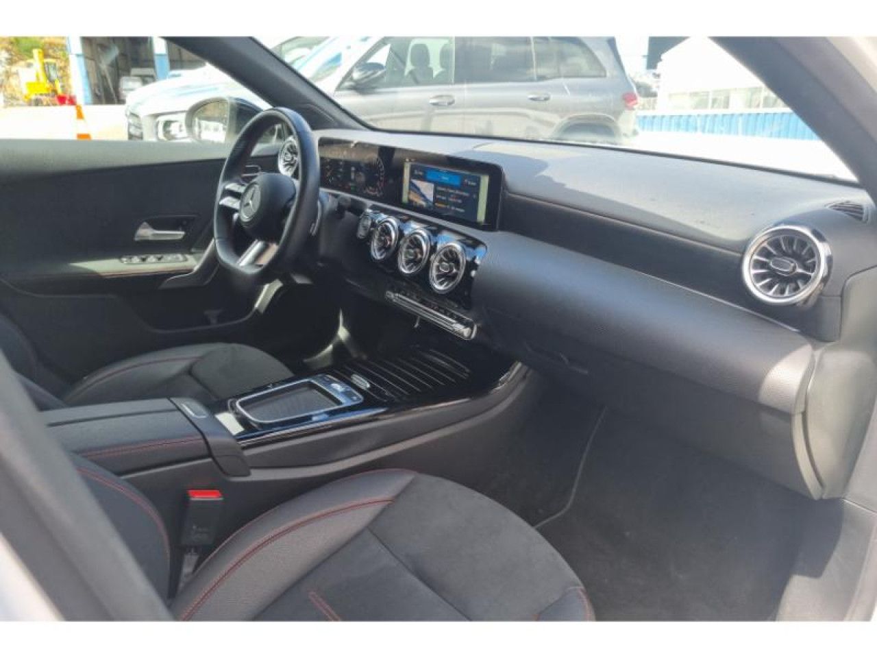 Imagem do veículo 18 / 19