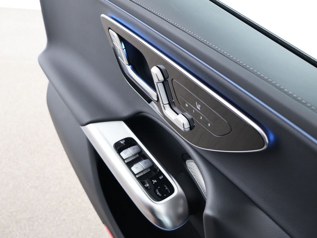 Mercedes-Benz E-Klasse – Bild 13