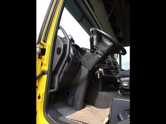 Vehicle image 5 / 17