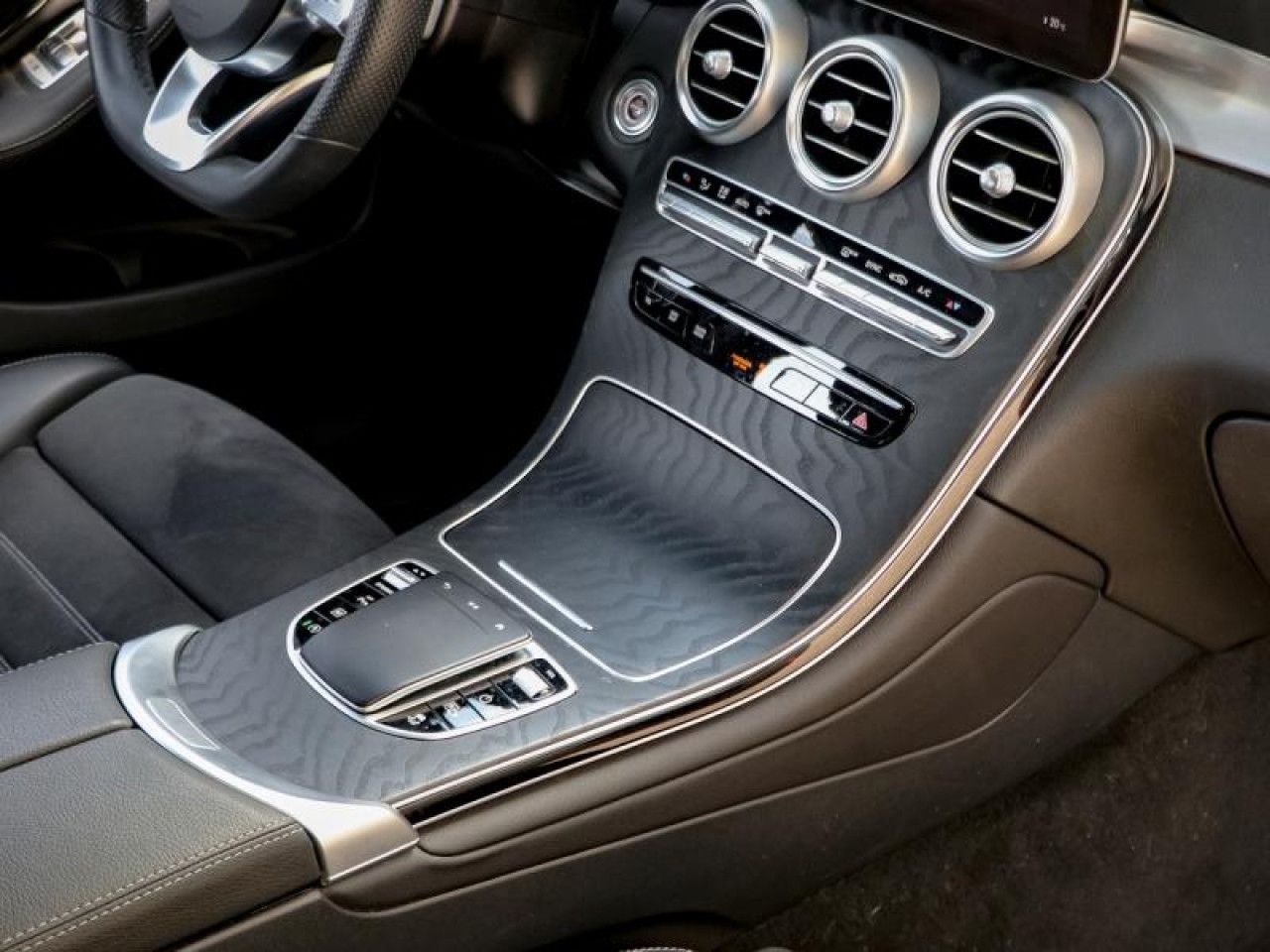 Photo du v&eacute;hicule 16 / 18