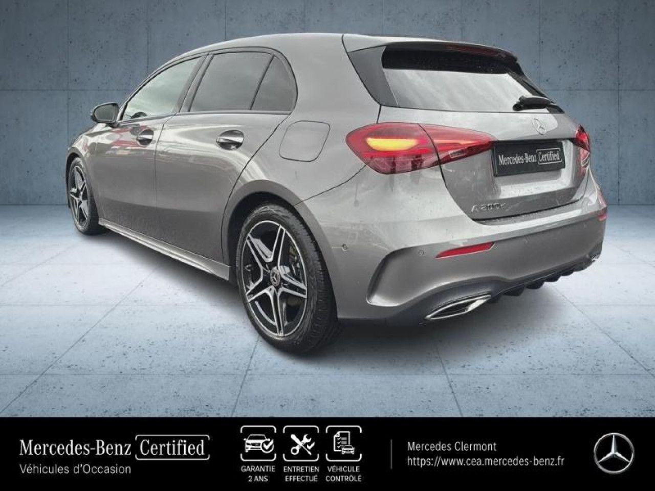 Photo du v&eacute;hicule 3 / 18