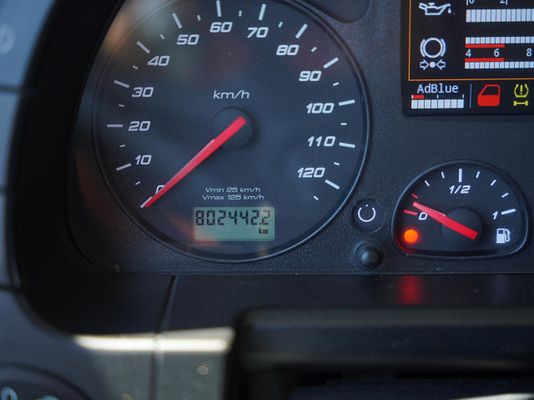 Vehicle image 10 / 15