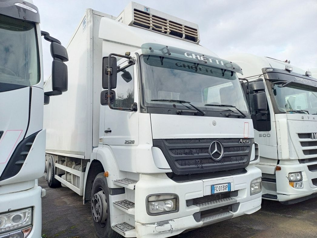 Mercedes-Benz | 2528 - 2528