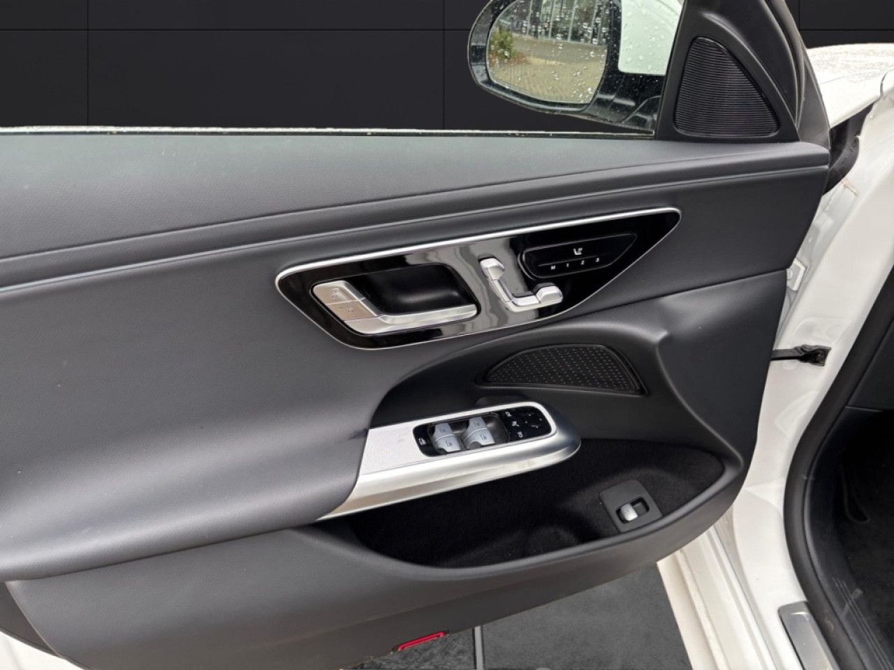 Mercedes-Benz E-Klasse – Bild 9