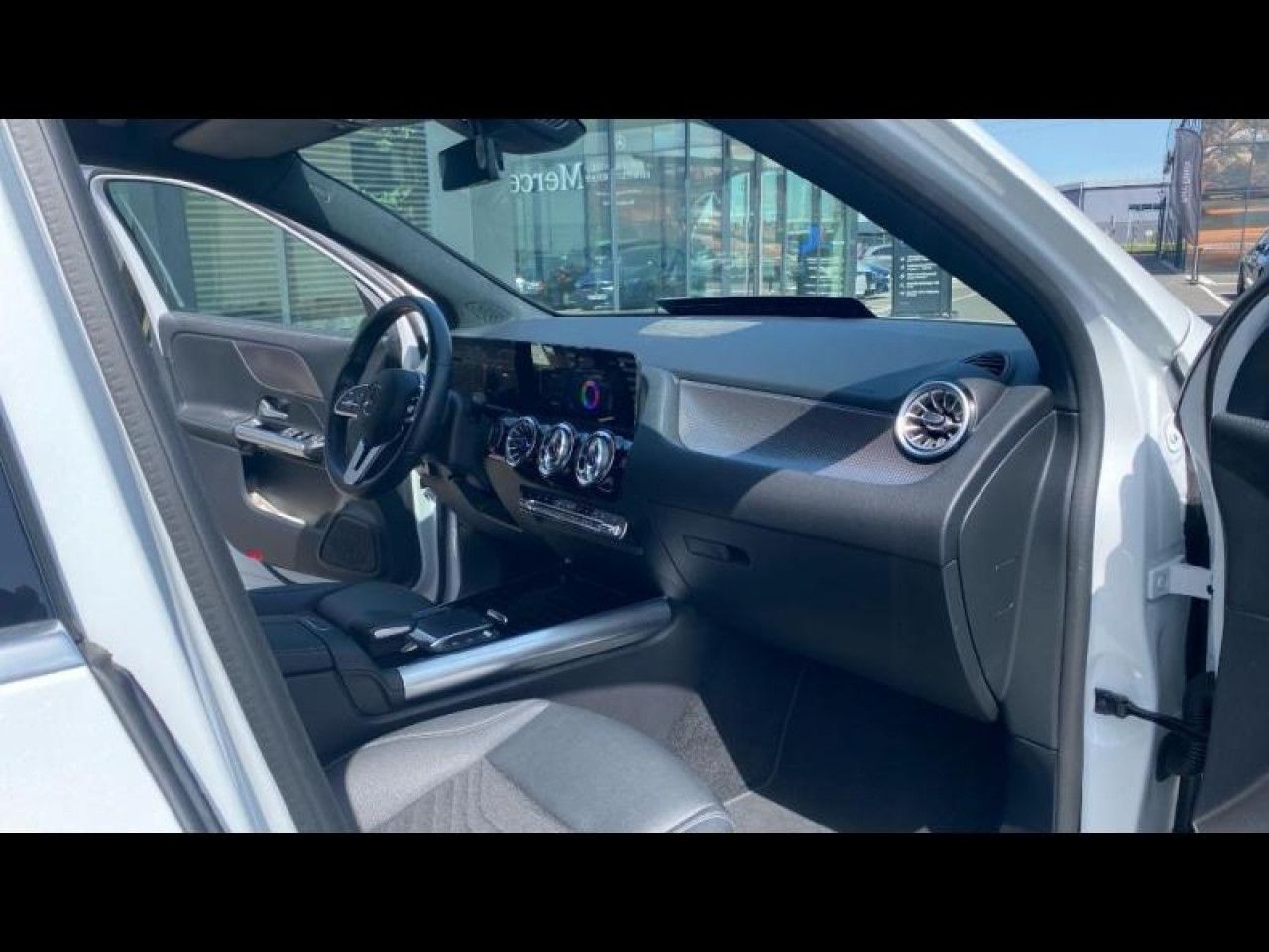 Photo du v&eacute;hicule 15 / 18