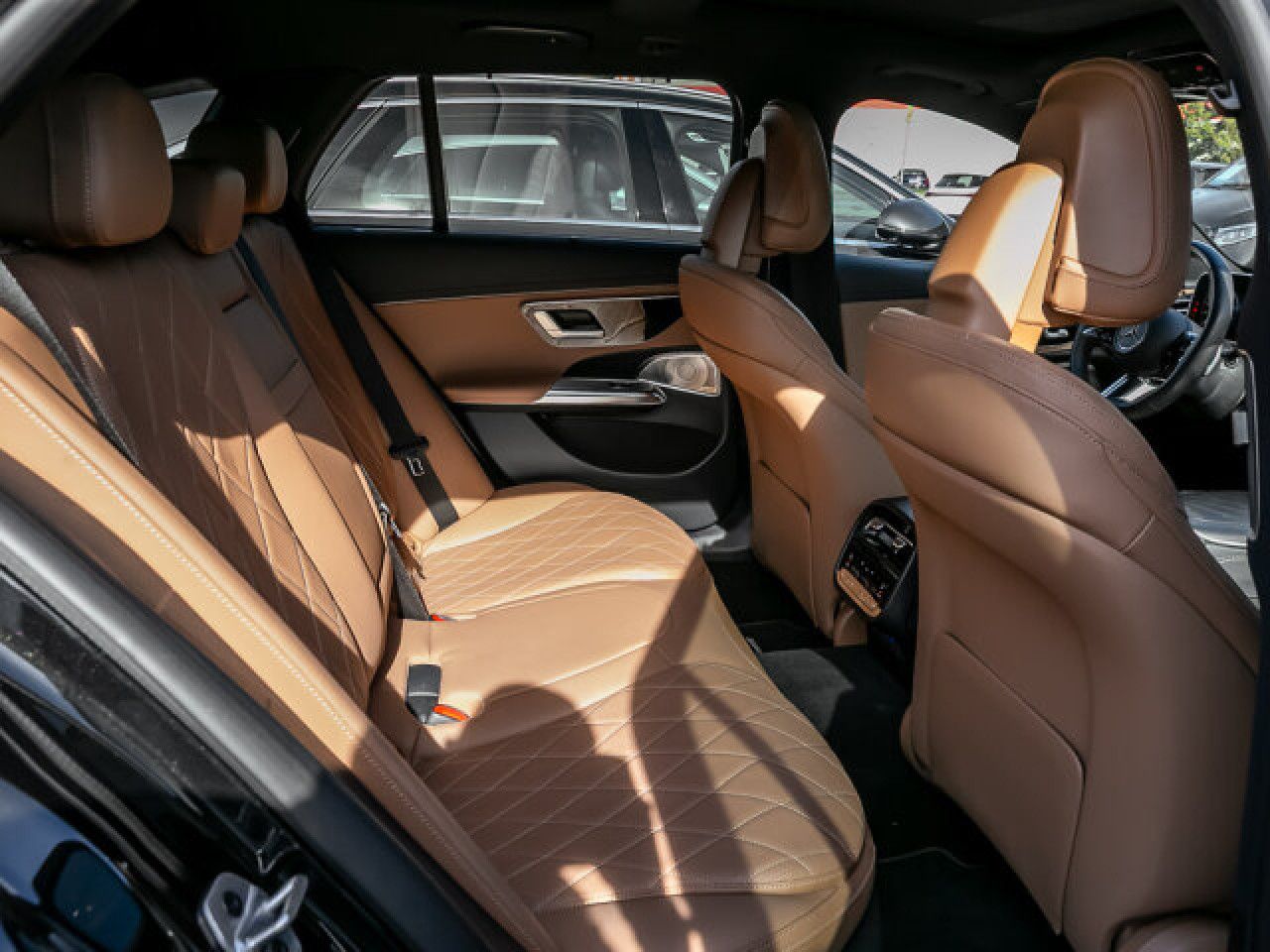 Mercedes-Benz E-Klasse – Bild 6