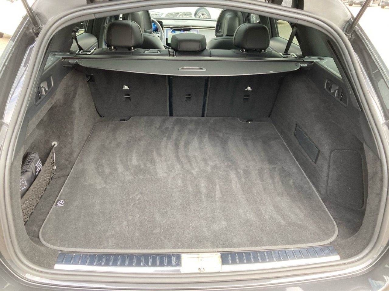 Mercedes-Benz E-Klasse – Bild 7