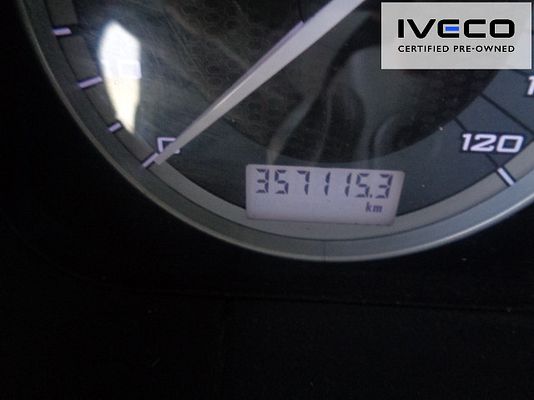 Vehicle image 14 / 15