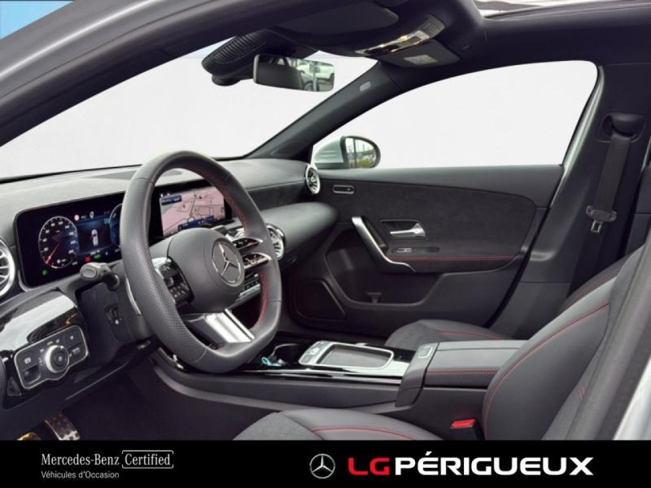 Photo du v&eacute;hicule 9 / 18