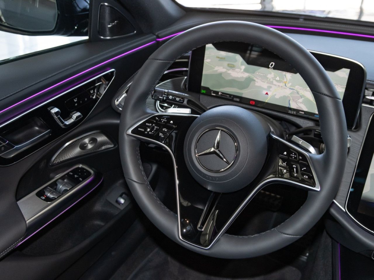 Mercedes-Benz E-Klasse – Bild 13