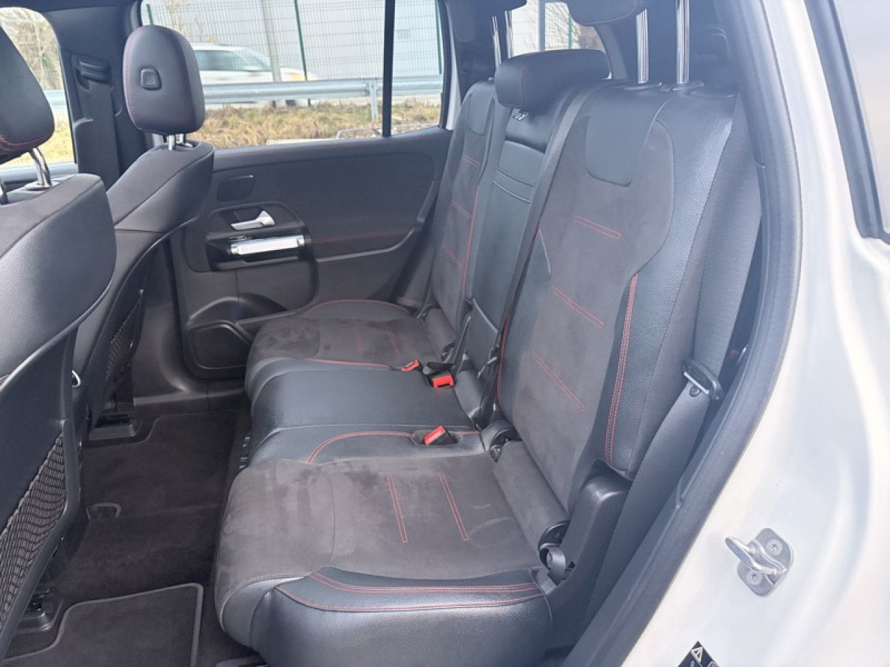 Photo du v&eacute;hicule 17 / 18