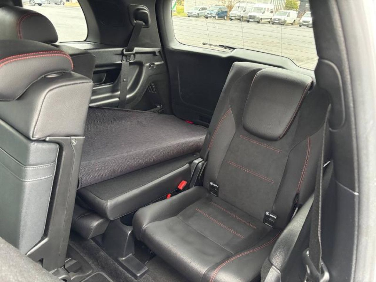 Photo du v&eacute;hicule 12 / 16