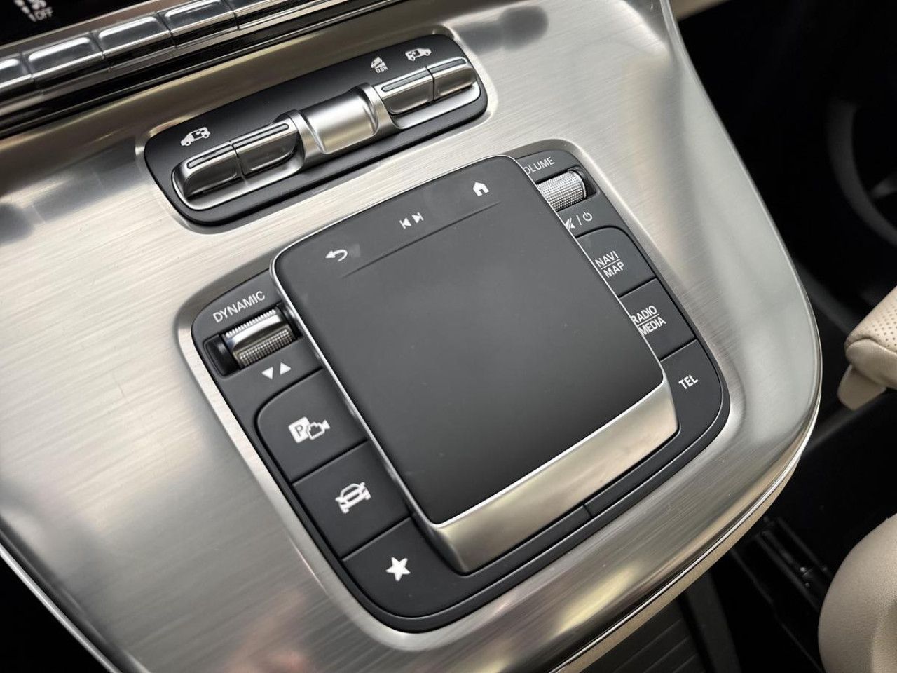 Zdjęcie pojazdu 17 / 23