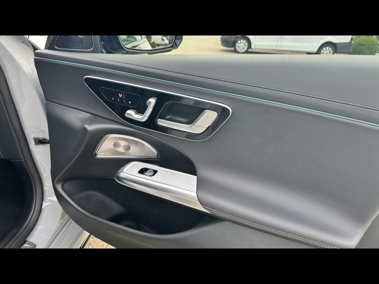 Mercedes-Benz E-Klasse – Bild 27