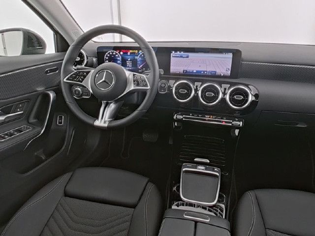 Mercedes-Benz A 220