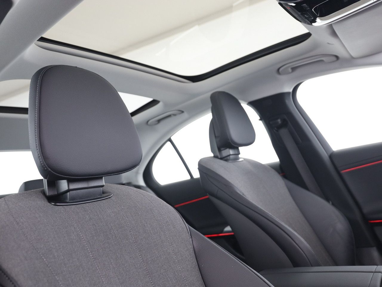 Mercedes-Benz E-Klasse – Bild 16