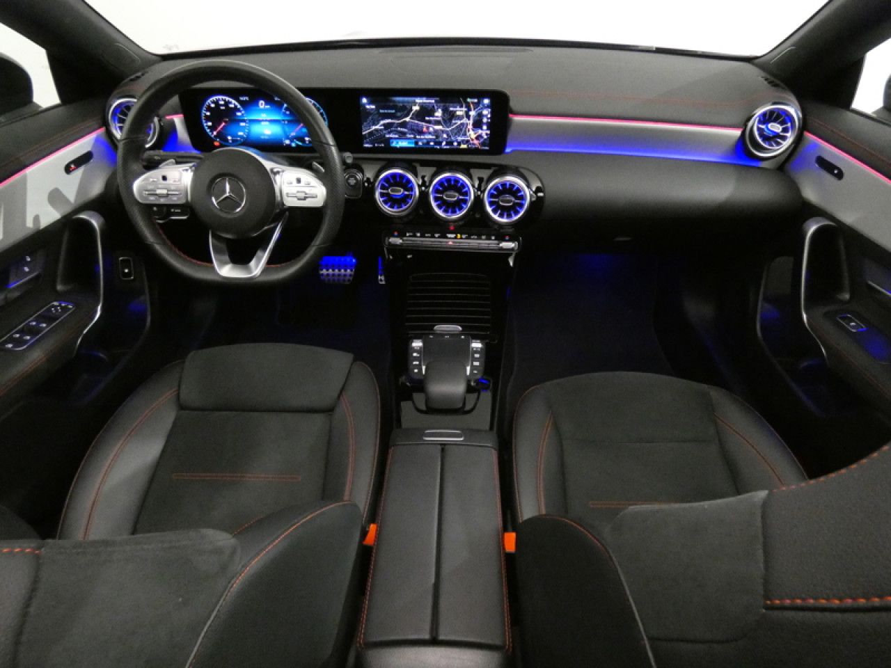 Photo du v&eacute;hicule 10 / 18