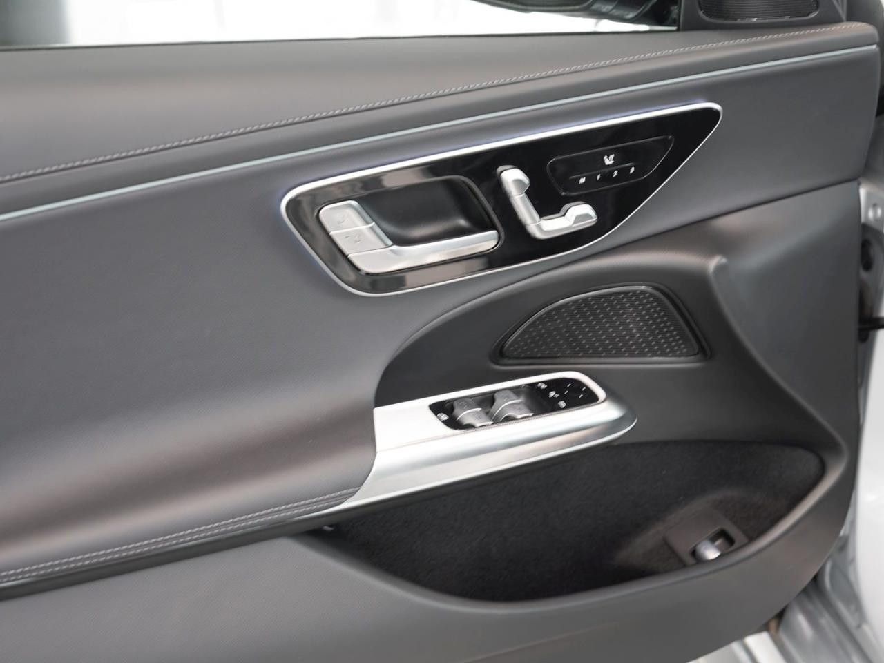 Mercedes-Benz E-Klasse – Bild 17