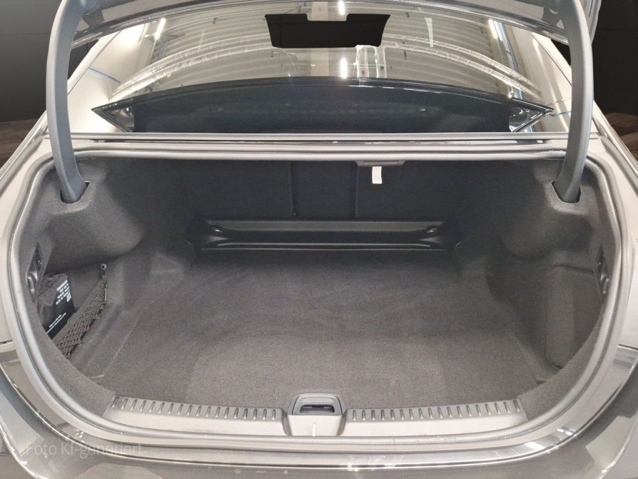 Mercedes-Benz E-Klasse – Bild 11