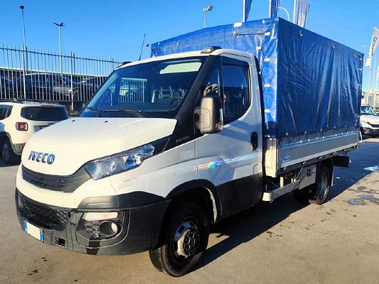 Vehicle image 1 / 10