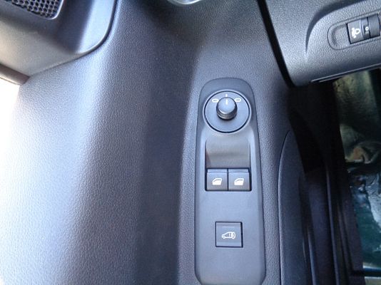 Vehicle image 10 / 15