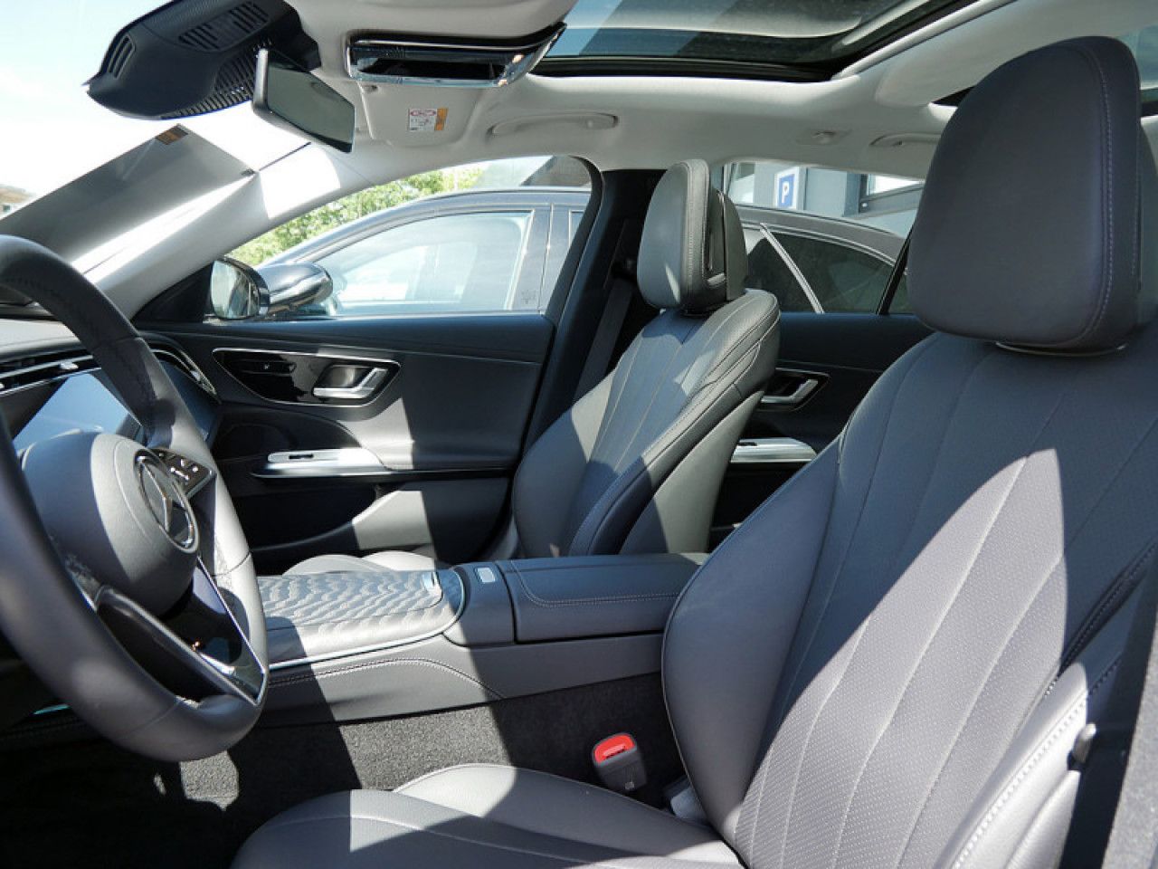 Mercedes-Benz E-Klasse – Bild 15