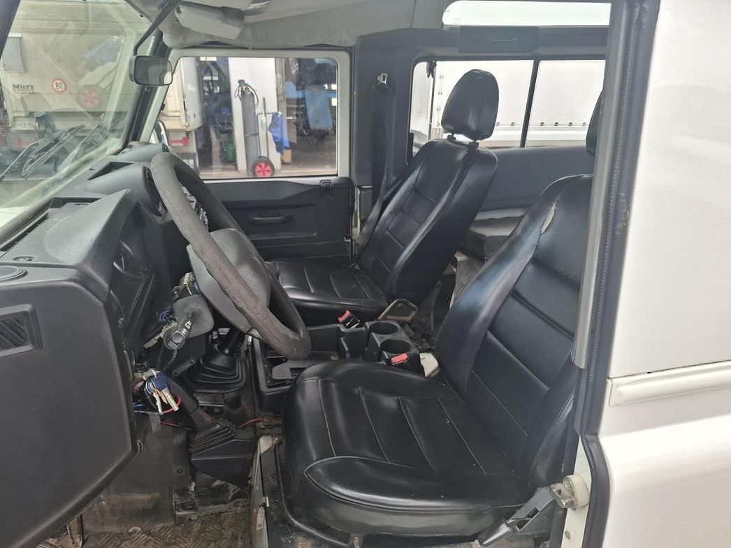Land Rover | Defender