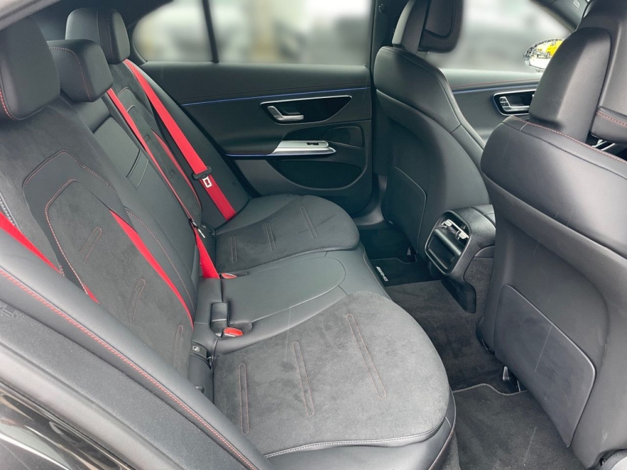 Mercedes-Benz E-Klasse – Bild 12