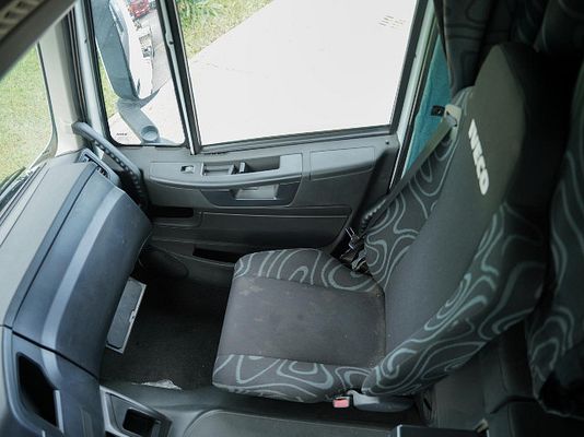 Vehicle image 13 / 13