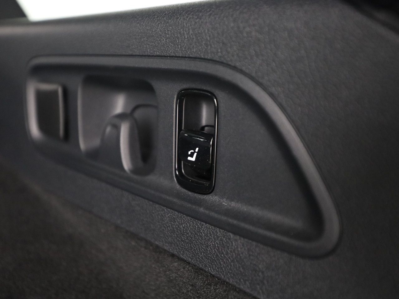 Mercedes-Benz E-Klasse – Bild 26