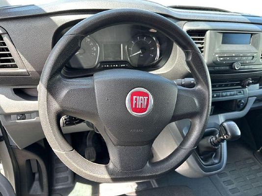 Vehicle image 13 / 15