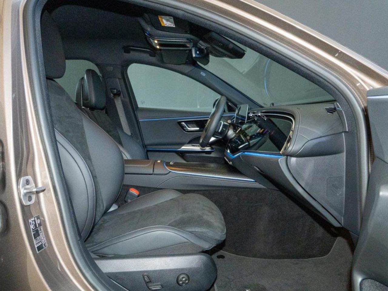 Mercedes-Benz E-Klasse – Bild 8