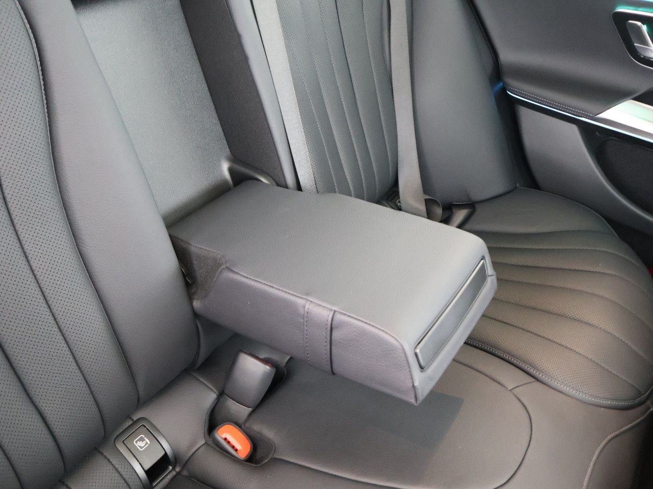 Mercedes-Benz E-Klasse – Bild 19