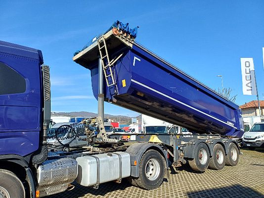 Vehicle image 15 / 15