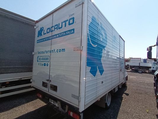 Vehicle image 3 / 4