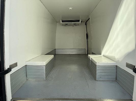 Vehicle image 15 / 19