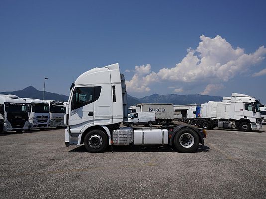 Vehicle image 7 / 15