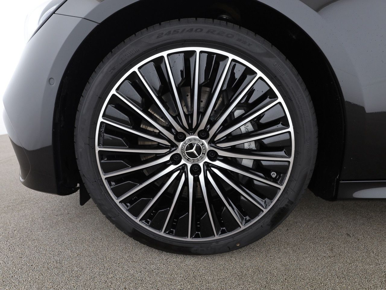 Mercedes-Benz E-Klasse – Bild 16